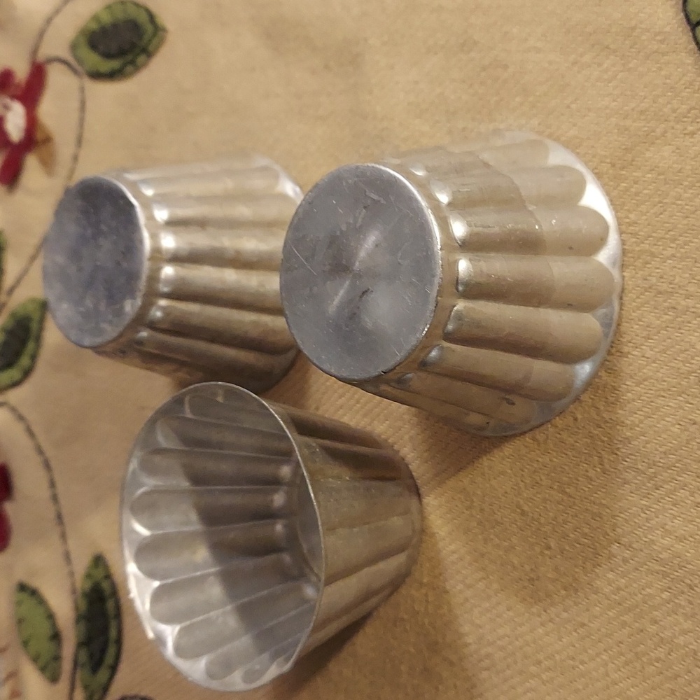 ❤️ Vintage Bundle of Aluminum Mini Baking Molds